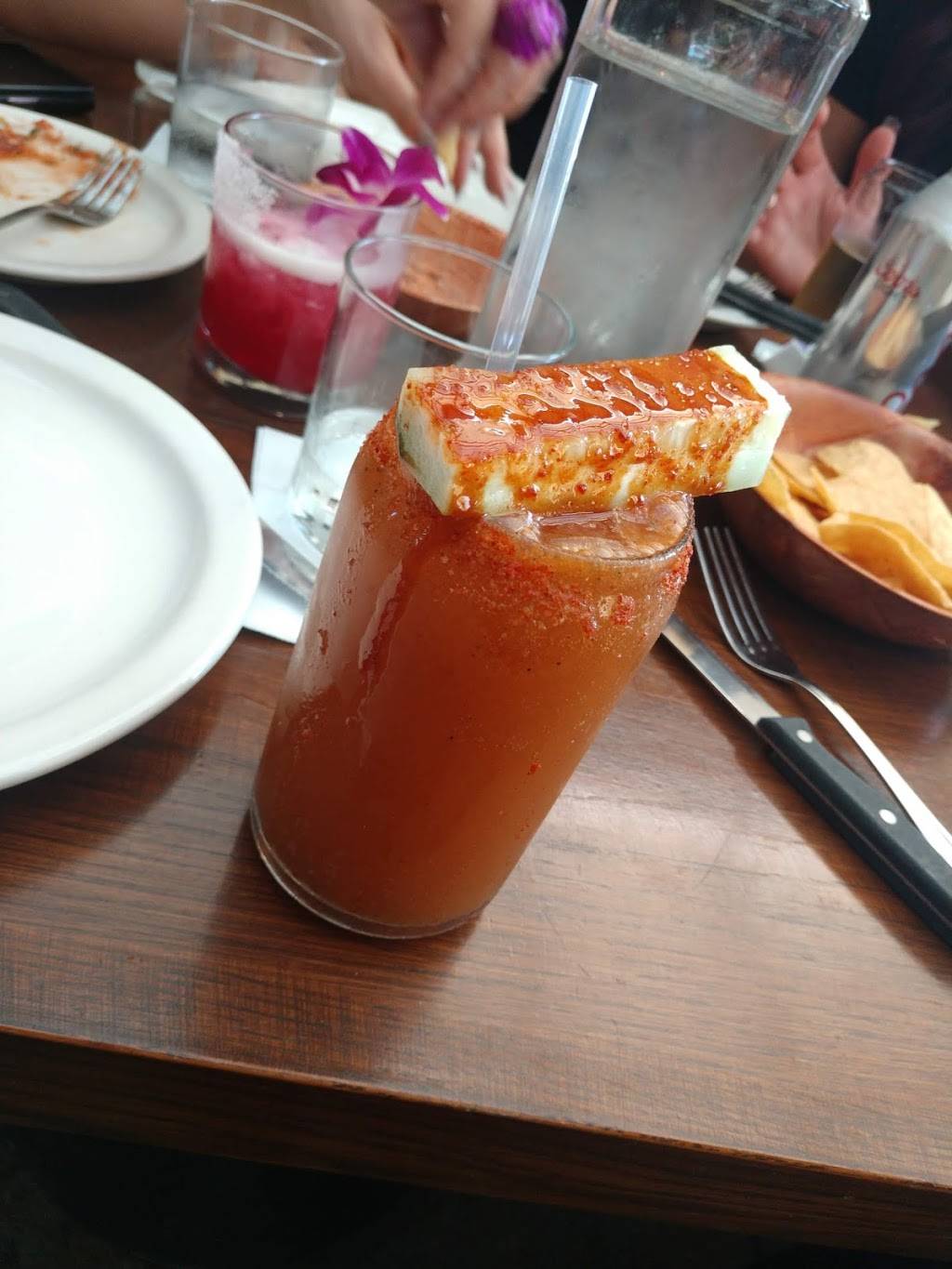 El Farolito | restaurant | 8465 Old Redwood Hwy #101, Windsor, CA 95492, USA | 7078389511 OR +1 707-838-9511