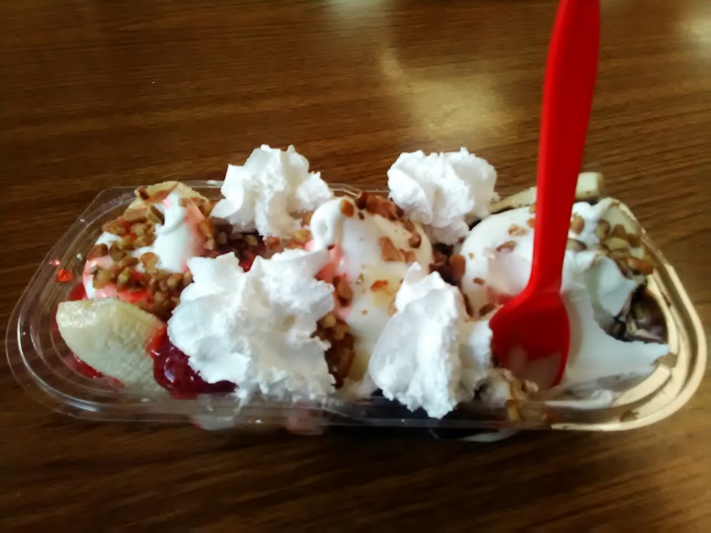 Dairy Queen | restaurant | 219 Fisher Ave E, Sabinal, TX 78881, USA | 8309882022 OR +1 830-988-2022