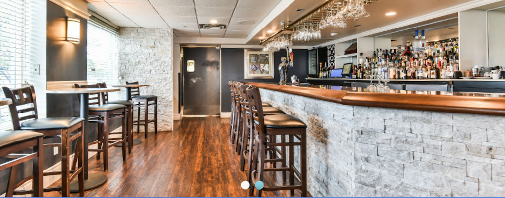 Fox Bistro | restaurant | 640 Dixon Rd, Etobicoke, ON M9W 1J1, Canada | 4162437912 OR +1 416-243-7912