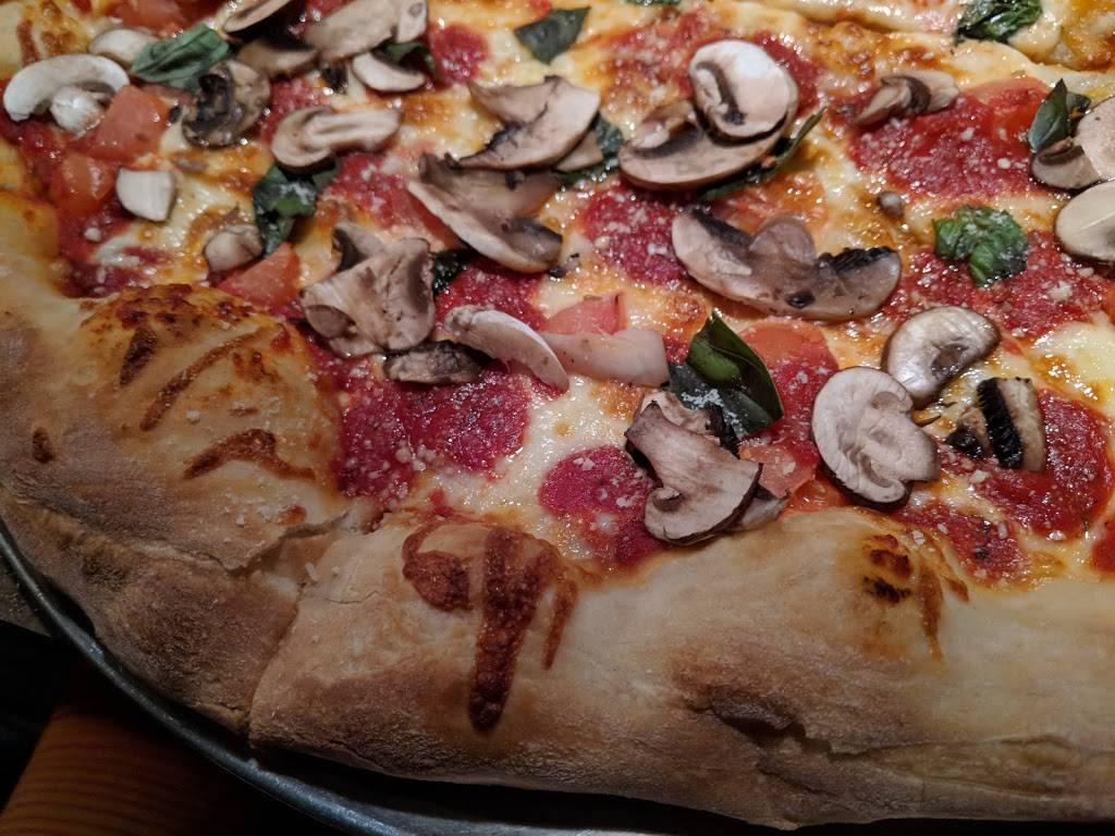 Christianos Pizza | restaurant | 1964 S Koeller St, Oshkosh, WI 54902, USA | 9208917100 OR +1 920-891-7100