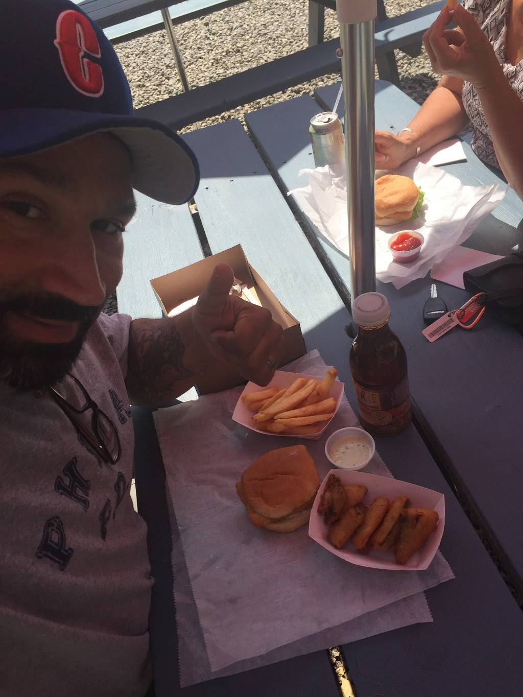 Larsons Lunch Box | restaurant | 430 Main St, Damariscotta, ME 04543, USA | 2075635755 OR +1 207-563-5755