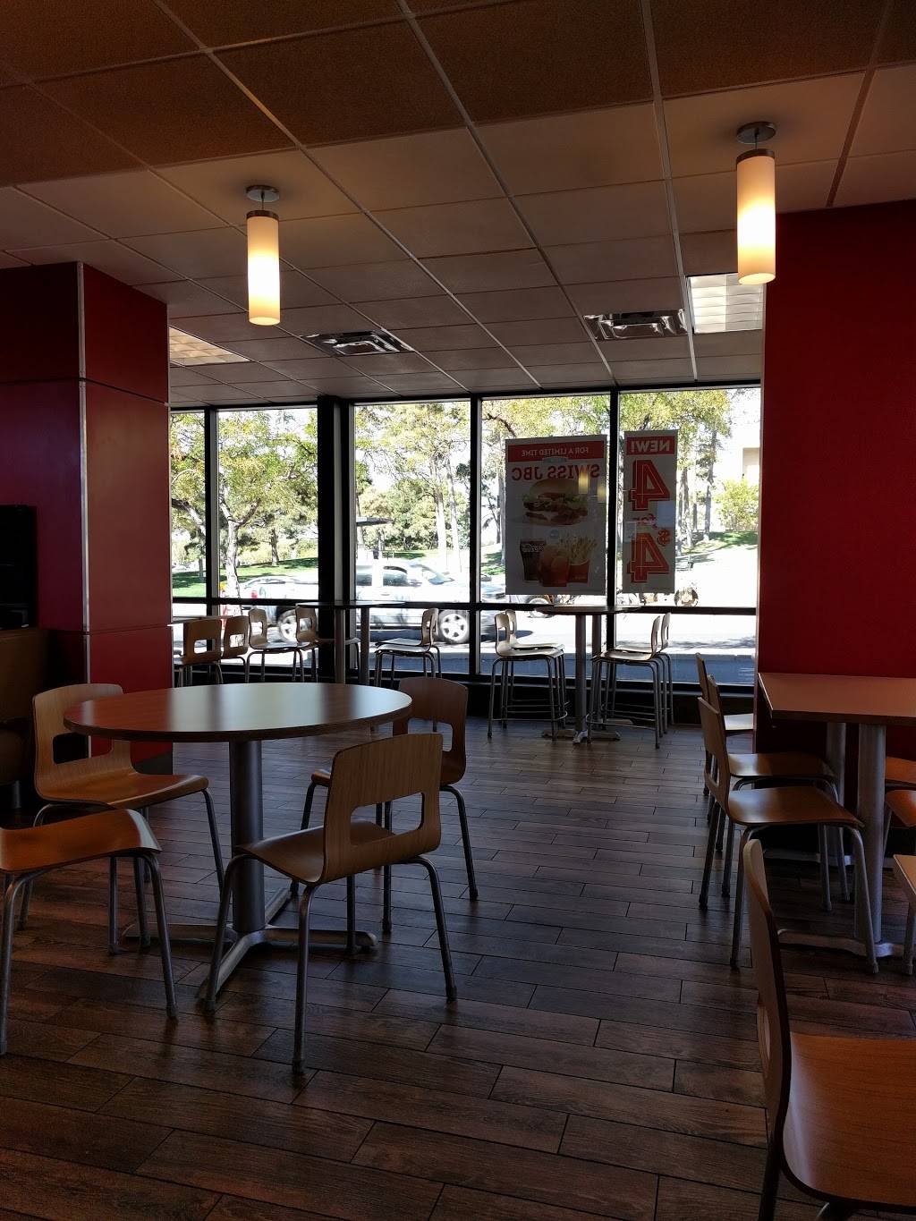 Wendys | restaurant | 1808 Central Ave SE, Albuquerque, NM 87106, USA | 5058437997 OR +1 505-843-7997