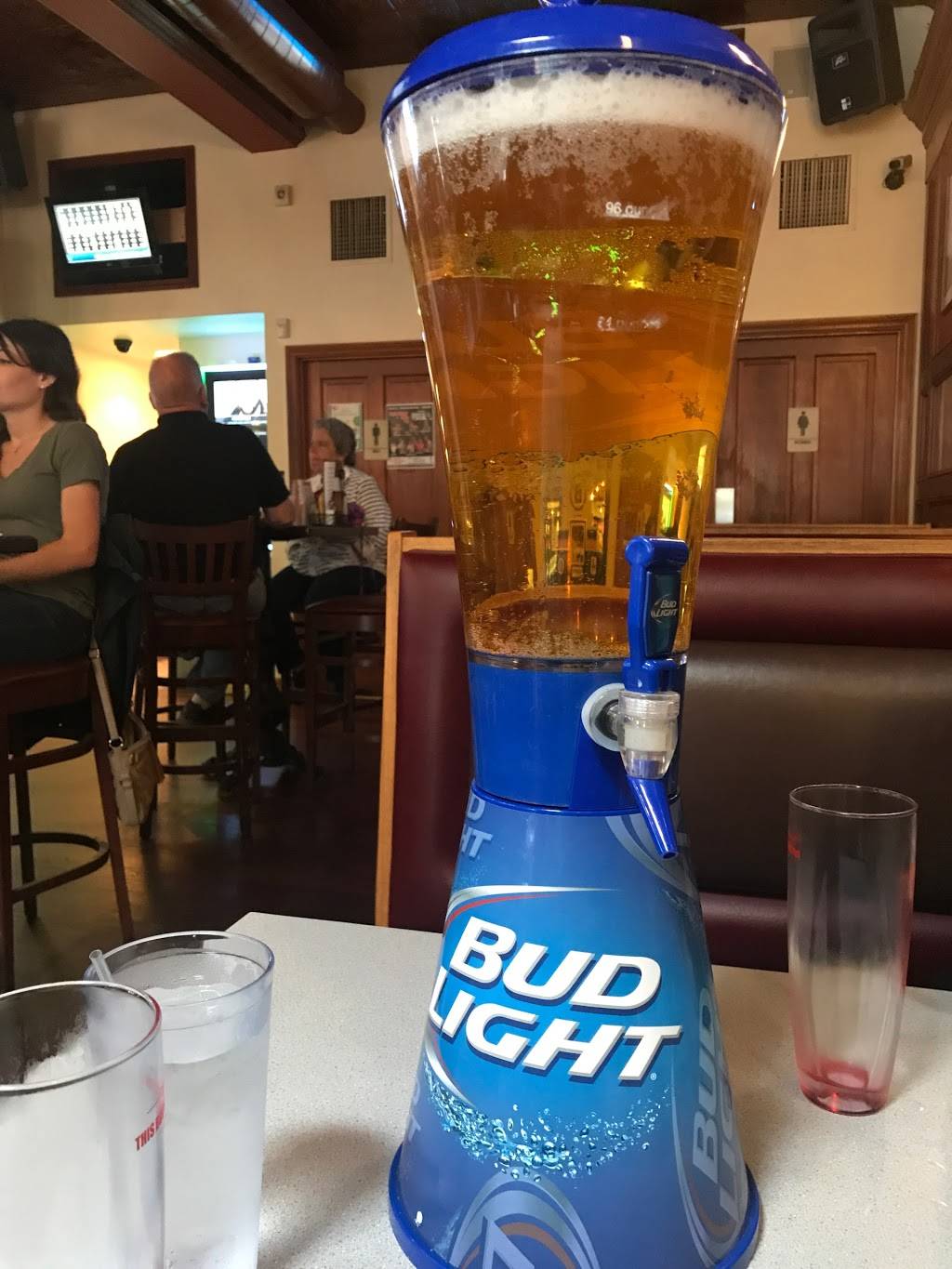 Hancock Tavern | restaurant | 668 Hancock St, Quincy, MA 02170, USA | 6174725554 OR +1 617-472-5554