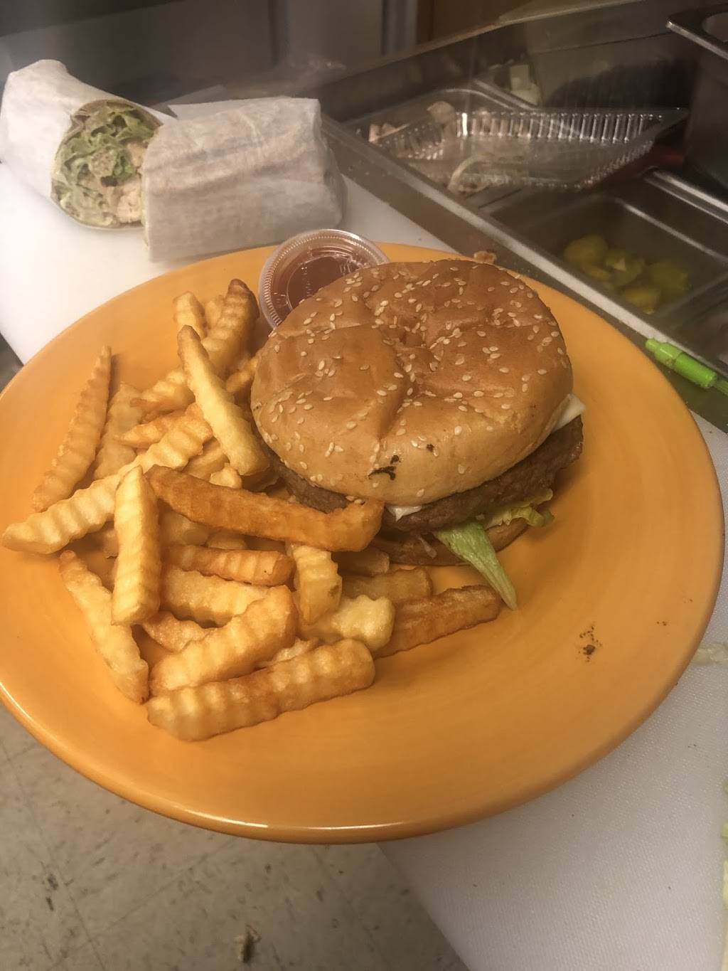 Summer Street Cafe | restaurant | 10 Summer St, Bridgewater, MA 02324, USA | 5088074916 OR +1 508-807-4916