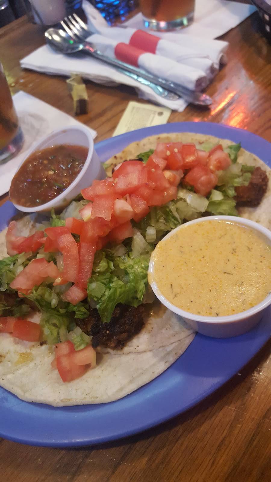 Crawdaddys Bar and Grill | restaurant | 212 Cincinnati Ave, El Paso, TX 79902, USA | 9155339332 OR +1 915-533-9332