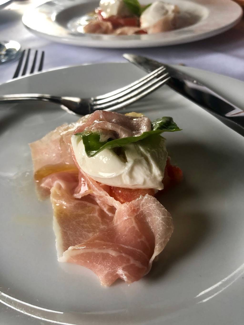 Il Montebello Restaurant | restaurant | 81 Kings Circuit, Yarmouth Port, MA 02675, USA | 5083625000 OR +1 508-362-5000