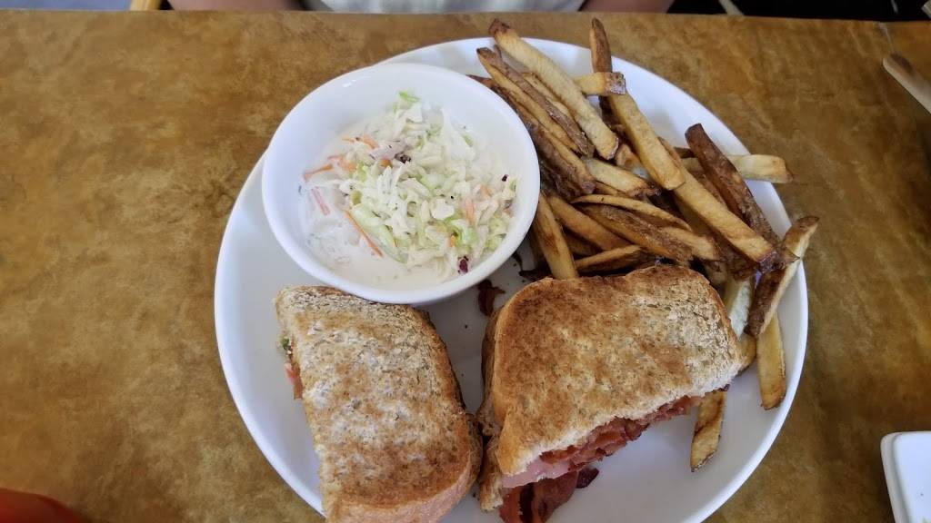 Knuckleheads Kafe | restaurant | 24208 Front St, Grand Rapids, OH 43522, USA | 4198320108 OR +1 419-832-0108