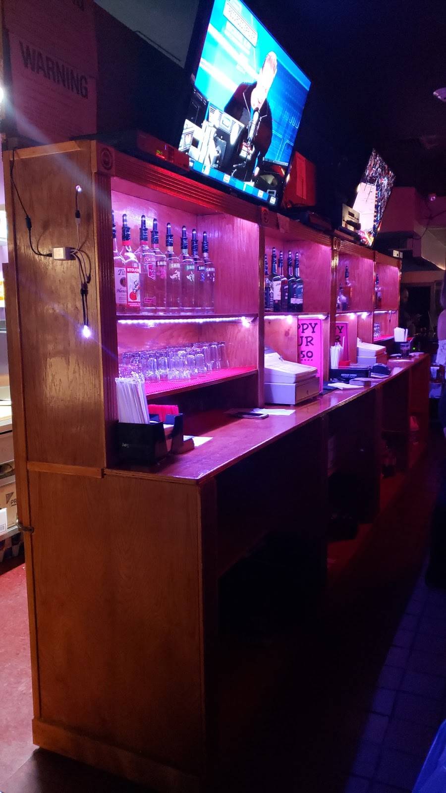 Red Zone Bar & Grill | restaurant | 770 Sunrise Hwy, West Babylon, NY 11704, USA | 6316699527 OR +1 631-669-9527