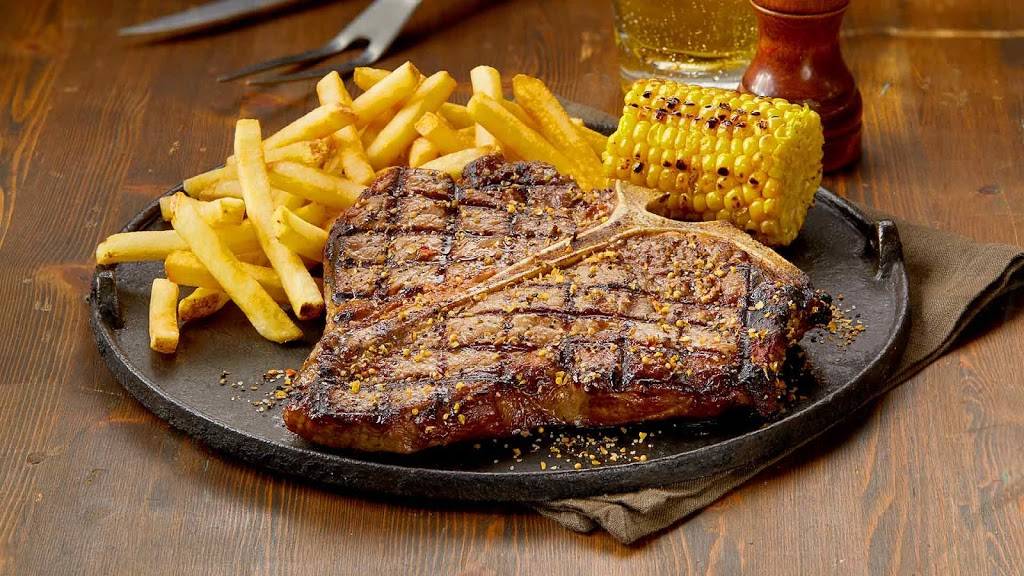 Chucks Roadhouse Bar & Grill | restaurant | 446 Highland Rd W, Kitchener, ON N2M 3C7, Canada | 5199548222 OR +1 519-954-8222