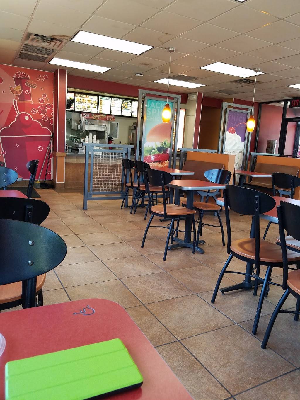 Jack in the Box | restaurant | 2808 Ridge Rd, Rockwall, TX 75032, USA | 9727714988 OR +1 972-771-4988