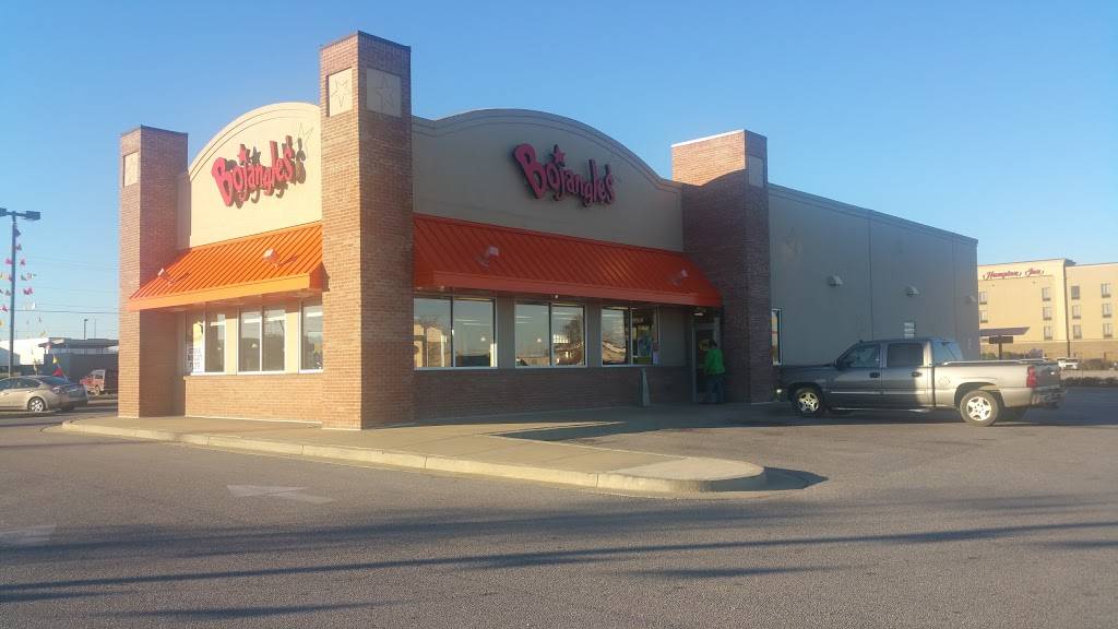 Bojangles Famous Chicken n Biscuits | restaurant | 5070 US-31, Calera, AL 35040, USA | 2056680146 OR +1 205-668-0146