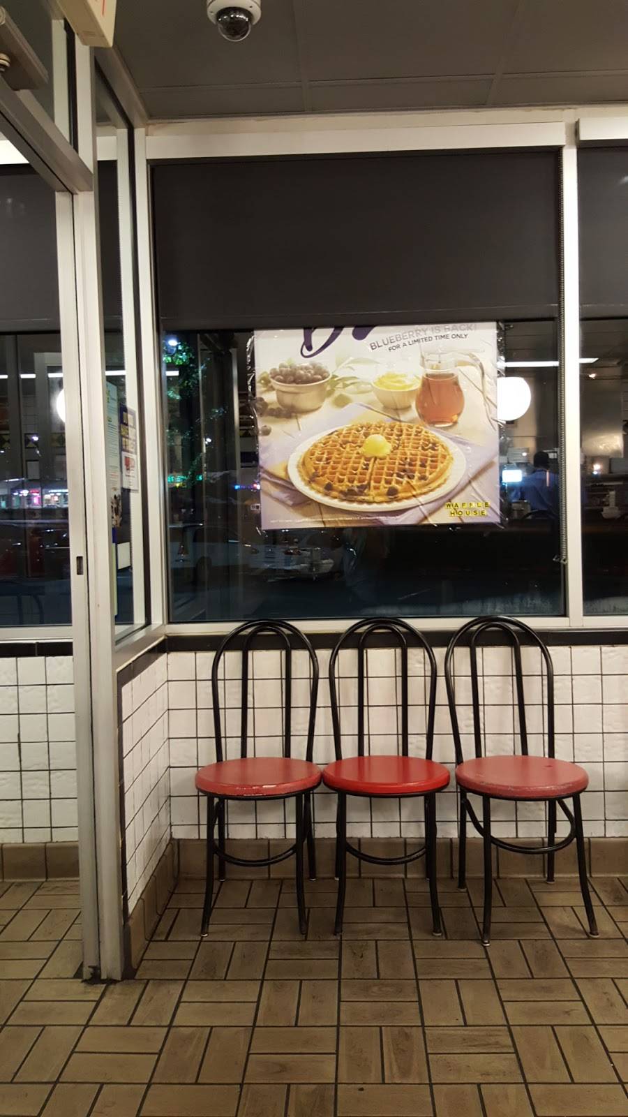 Waffle House | meal takeaway | 1985 US-31, Birmingham, AL 35244, USA | 2059878085 OR +1 205-987-8085