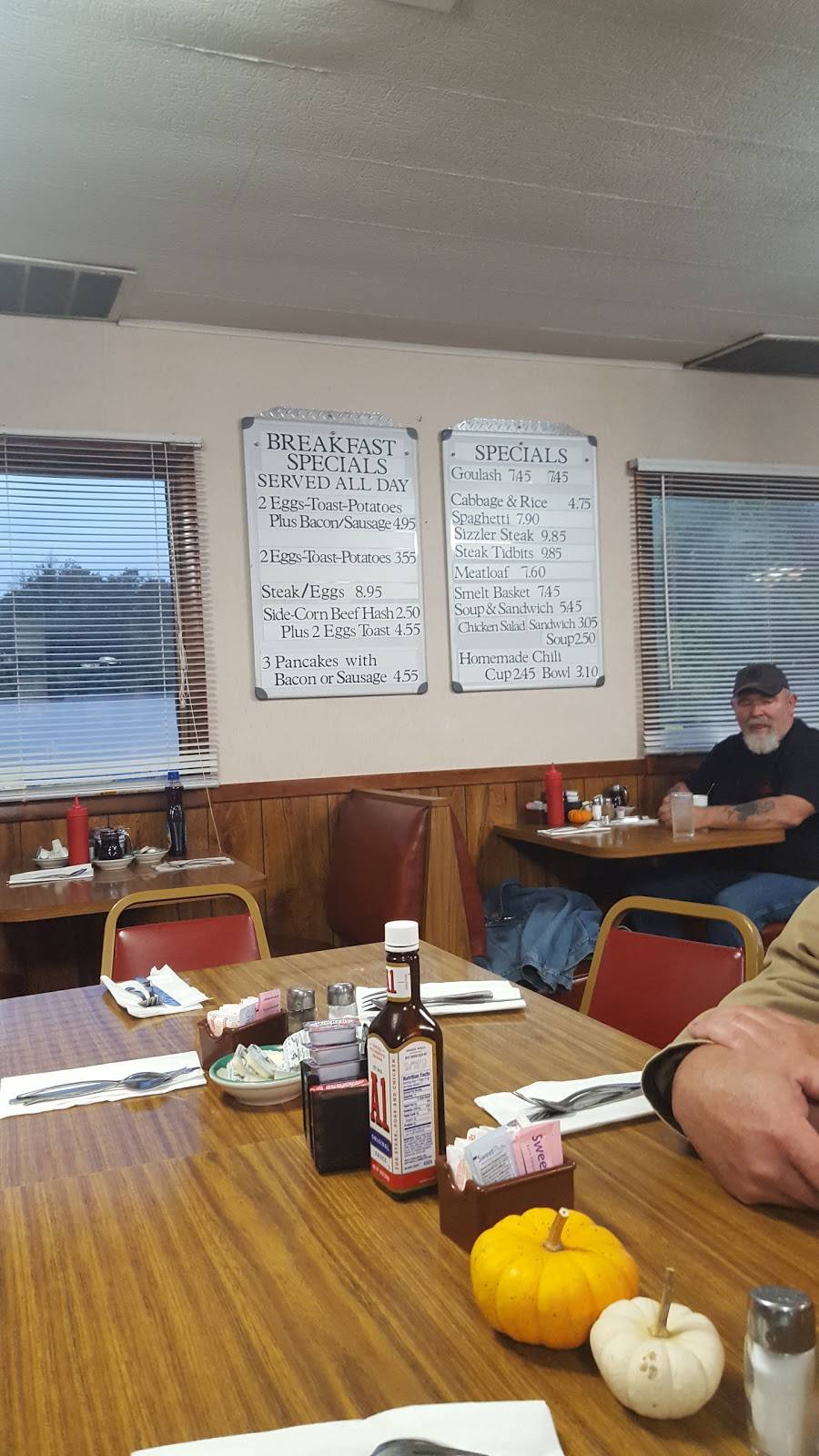 Ted & Maries Colonial Inn | restaurant | 6416 Stadium Dr, Oshtemo, MI 49077, USA | 2693751057 OR +1 269-375-1057