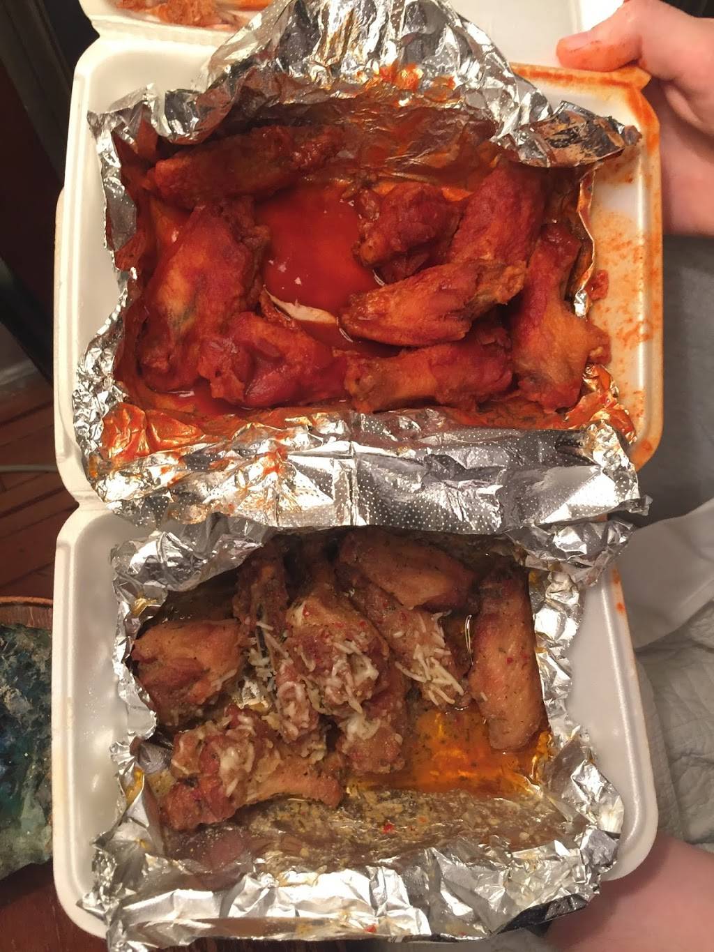 Atomic Wings | restaurant | 2090 Frederick Douglass Blvd, New York, NY 10026, USA | 2126662904 OR +1 212-666-2904