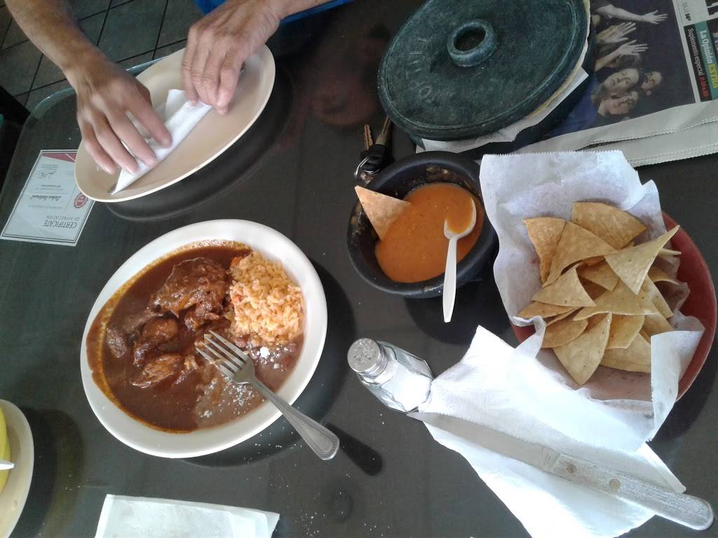 Lichas Restaurant | restaurant | 4267 W El Segundo Blvd, Hawthorne, CA 90250, USA | 3233382920 OR +1 323-338-2920