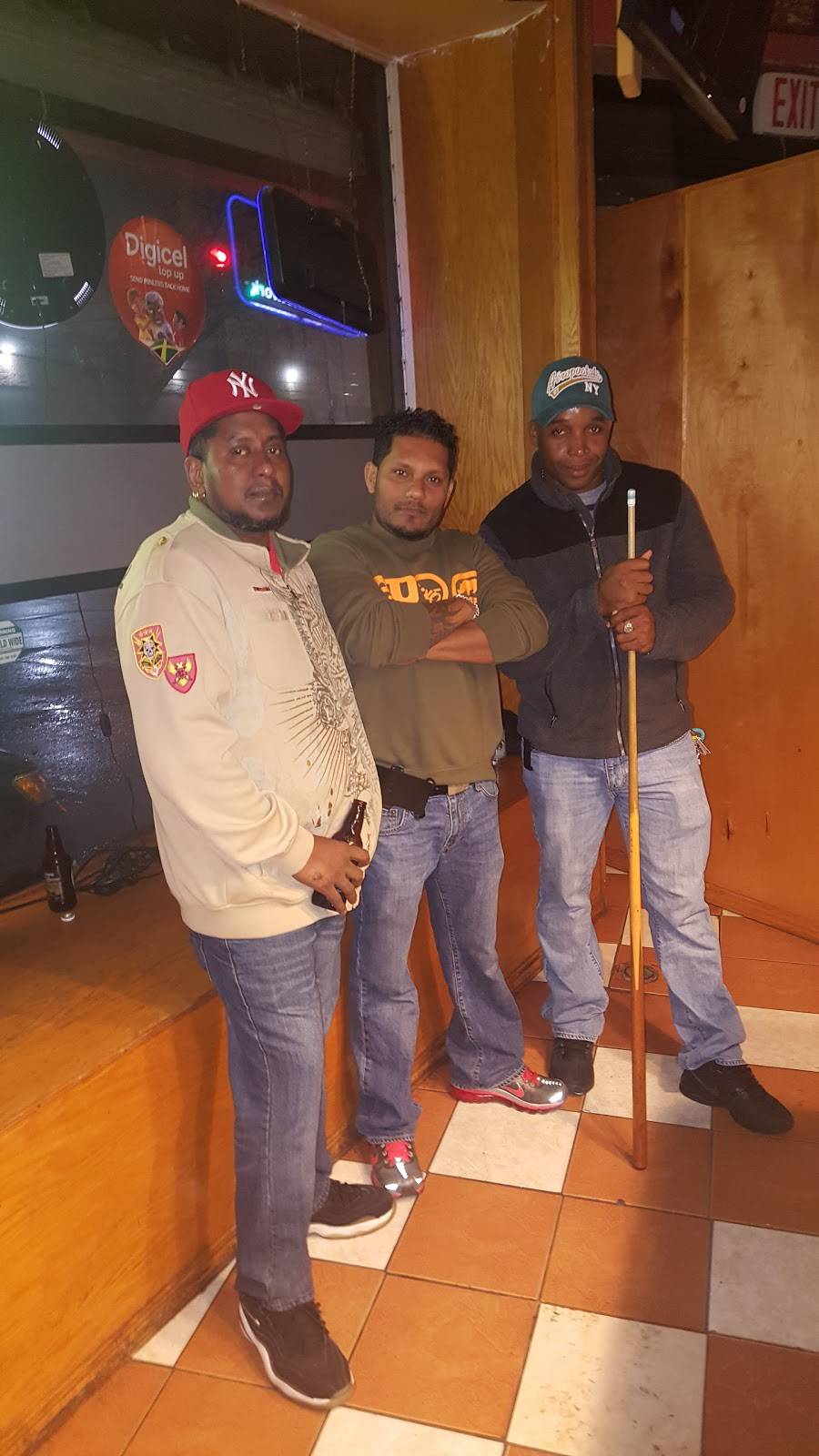 Caribbean Hut | restaurant | 137 Sheridan Blvd, Inwood, NY 11096, USA | 5163710711 OR +1 516-371-0711