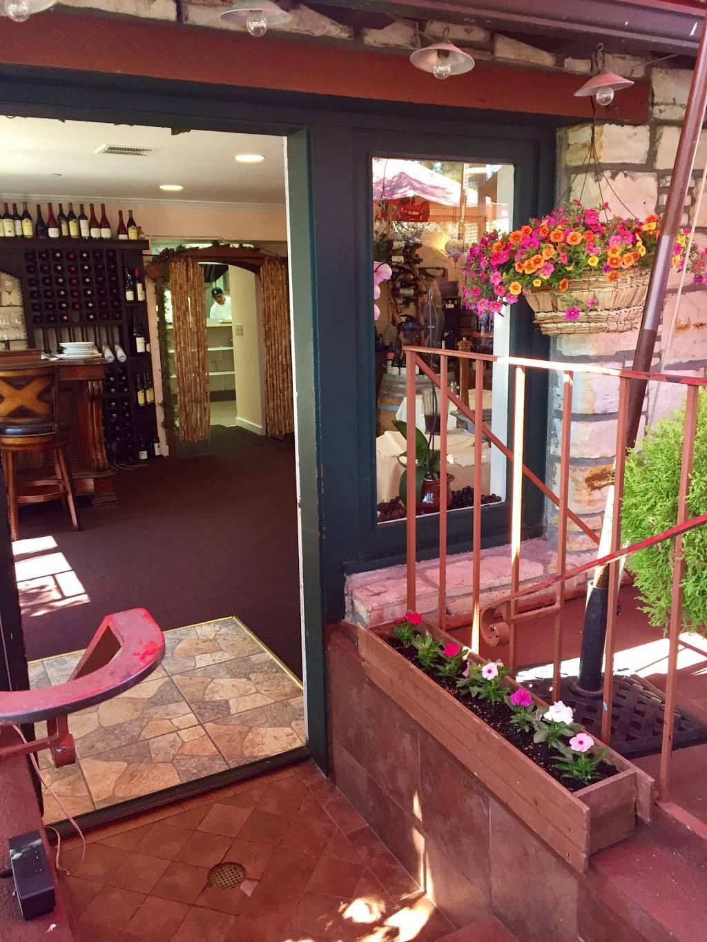 Treehouse Café | restaurant | San Carlos St, Carmel-By-The-Sea, CA 93921, USA | 8316261111 OR +1 831-626-1111