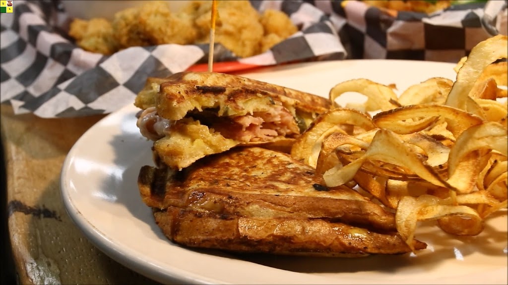 Buzzeez | restaurant | 2400 First St Suite 101, Fort Myers, FL 33901, USA | 2392458068 OR +1 239-245-8068