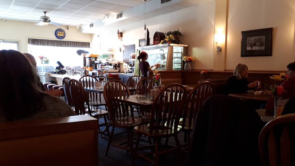 Vienna Restaurant | restaurant | 28 Macdonell St, Guelph, ON N1H 2Z3, Canada | 5192653353 OR +1 519-265-3353