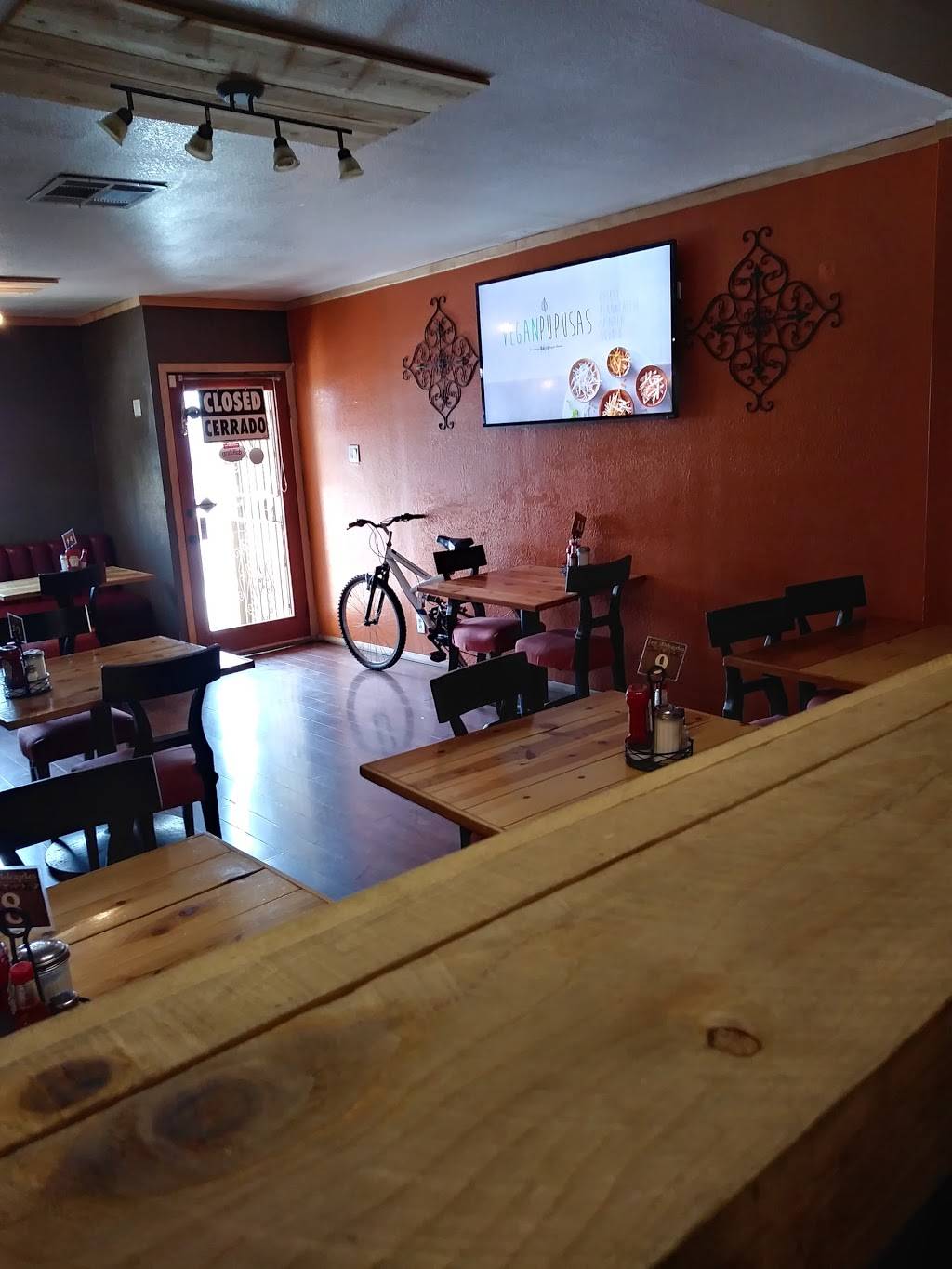 Los Molcajetes | restaurant | 2748 W Temple St, Los Angeles, CA 90026, USA | 2133864058 OR +1 213-386-4058