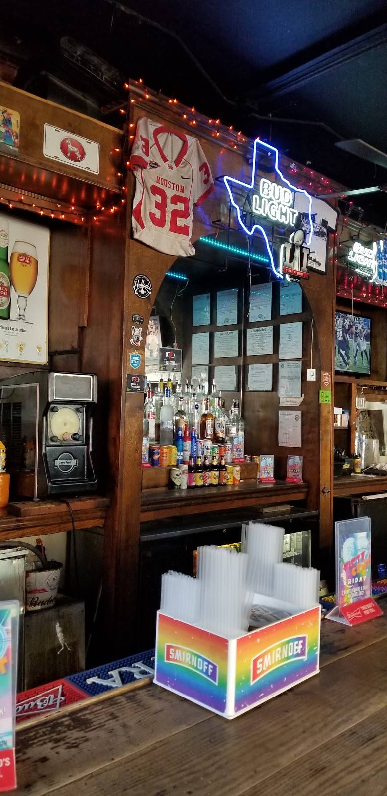 Saint Danes Bar & Grille | restaurant | 502 Elgin St, Houston, TX 77006, USA | 7138077040 OR +1 713-807-7040