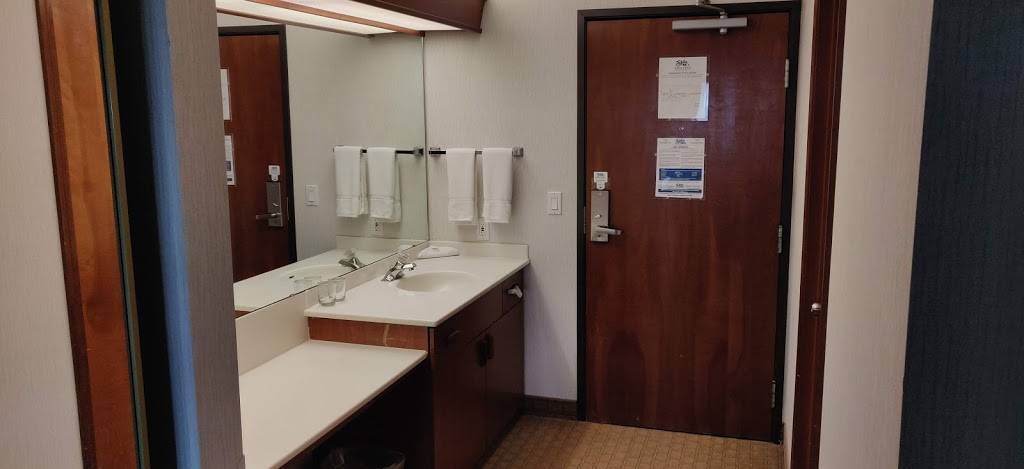 Shilo Inns Ocean Shores | night club | 707 Ocean Shores Blvd NW, Ocean Shores, WA 98569, USA | 3602894600 OR +1 360-289-4600