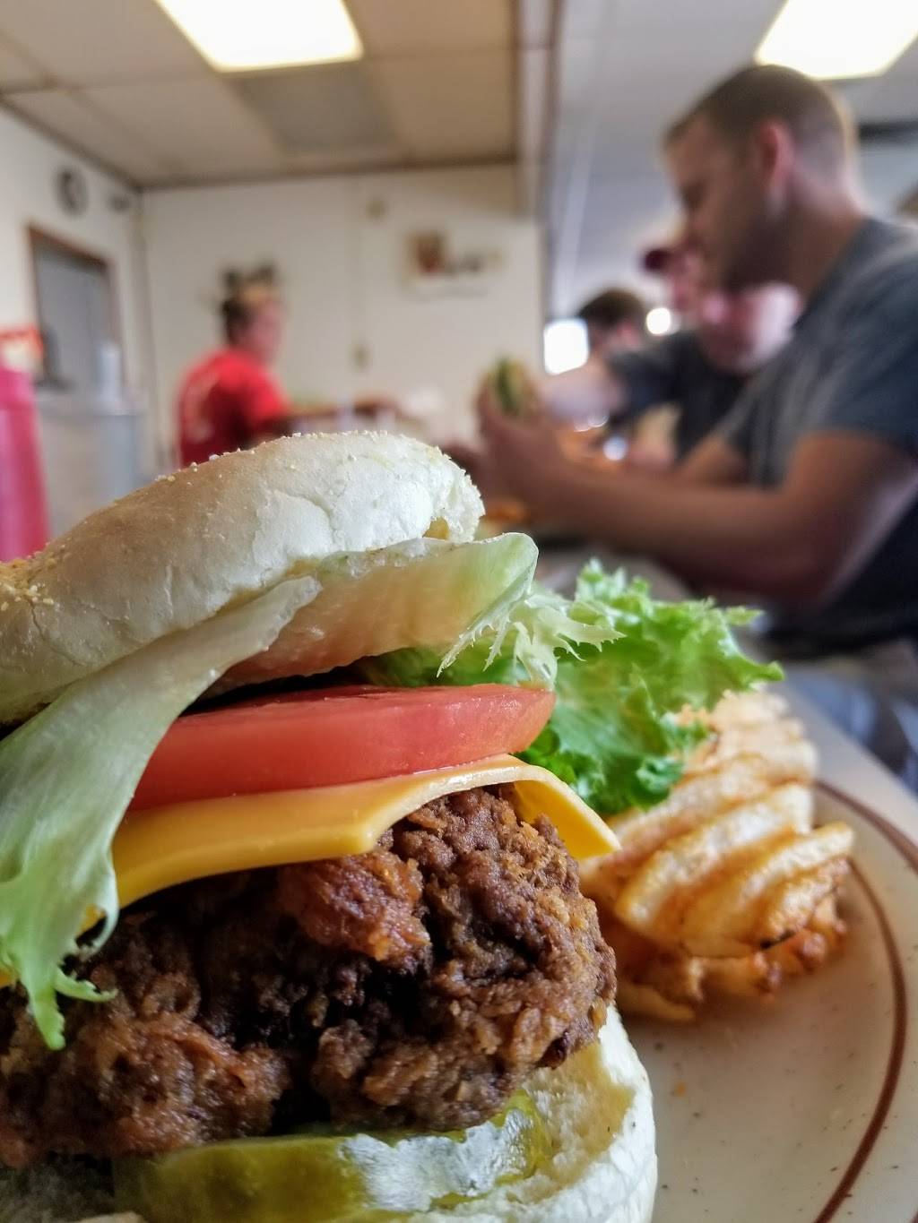 Schlepps | restaurant | 66645 Belmont Morristown Rd, Belmont, OH 43718, USA | 7407821528 OR +1 740-782-1528