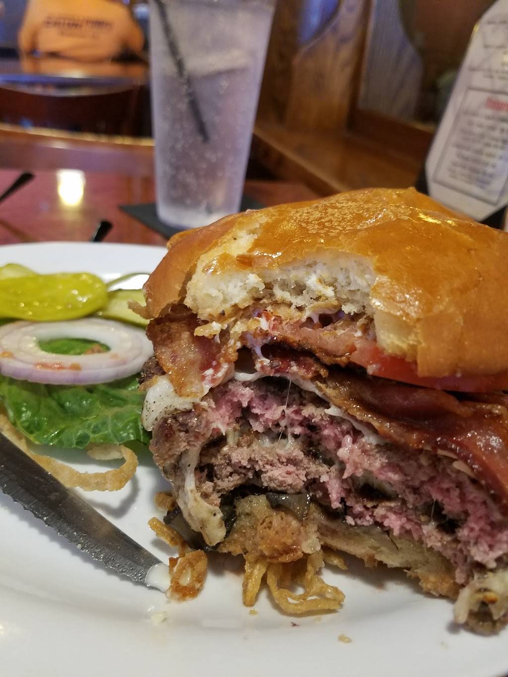 The Burger Saloon | restaurant | 601 Main St, Woodland, CA 95695, USA | 5306682747 OR +1 530-668-2747