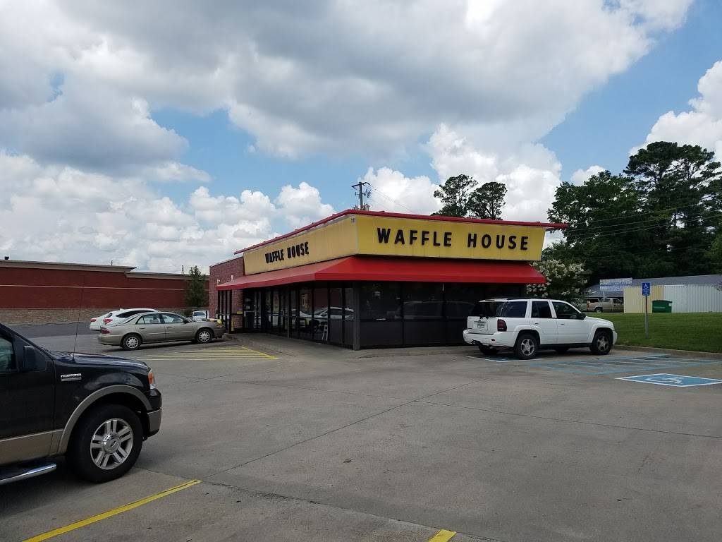 Waffle House | meal takeaway | 2505 E Walnut Ave, Dalton, GA 30720, USA | 7062176257 OR +1 706-217-6257