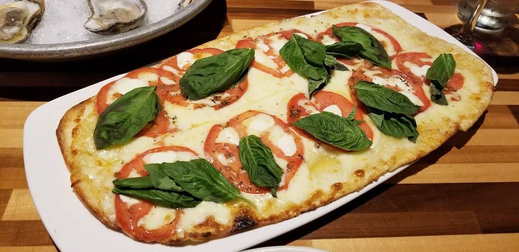 Salt Rock Tavern | restaurant | 3689 Tampa Rd, Oldsmar, FL 34677, USA | 8133364977 OR +1 813-336-4977