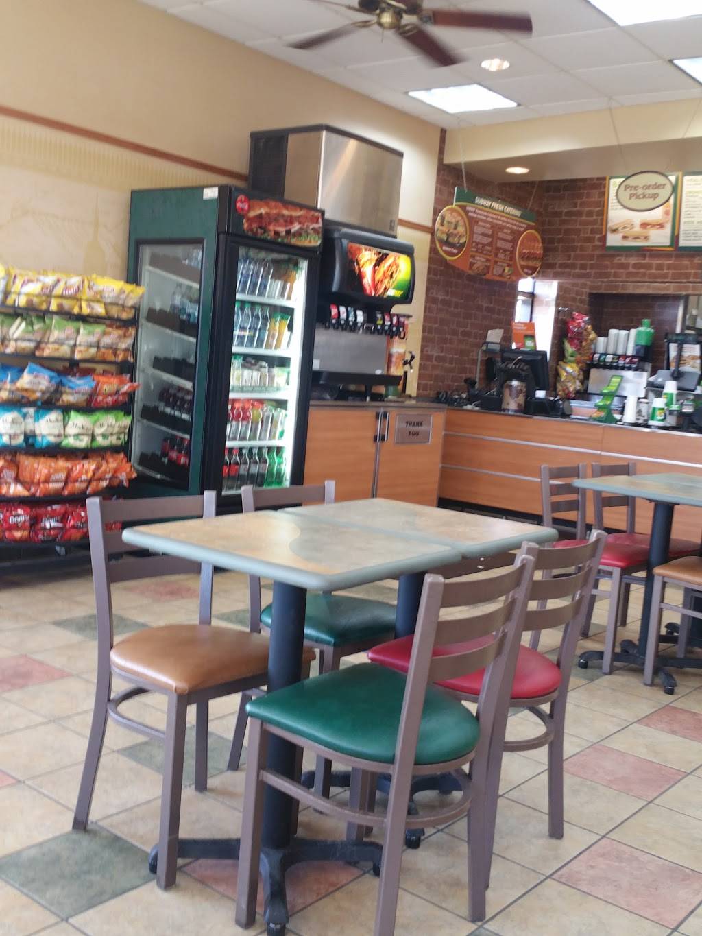 Subway | restaurant | 2424 Center Rd, Burton, MI 48519, USA | 8107424937 OR +1 810-742-4937