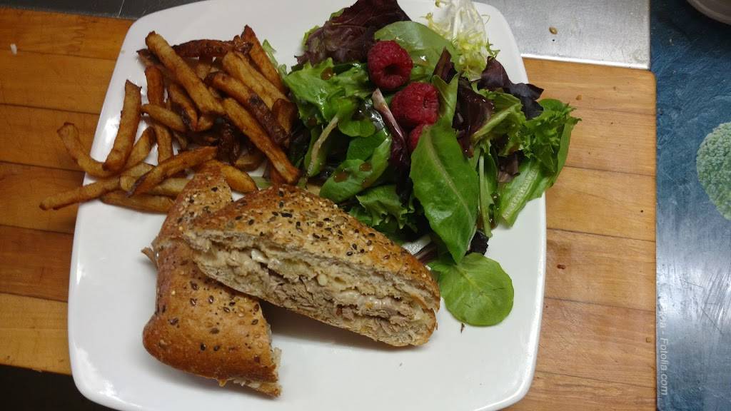 Patate Du Village (La) | restaurant | 1859 Chemin de la Rivière, Sainte-Clotilde-de-Châteauguay, QC J0L 1W0, Canada | 4508260835 OR +1 450-826-0835