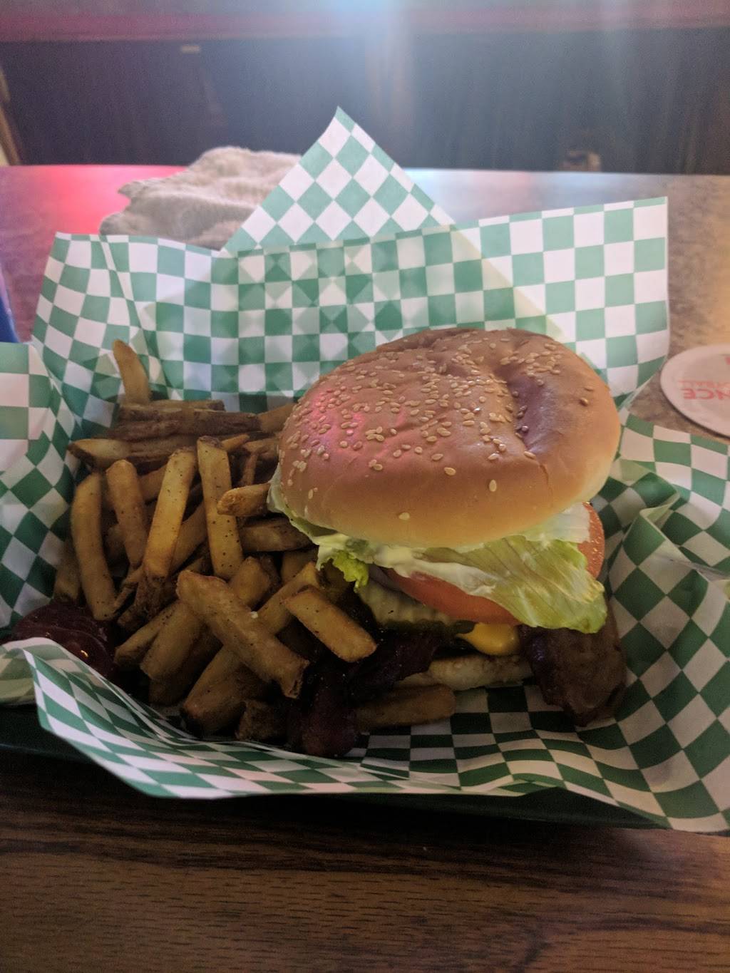 Lumpys Tavern | restaurant | 975 OR-99W, Dundee, OR 97115, USA | 5035389719 OR +1 503-538-9719