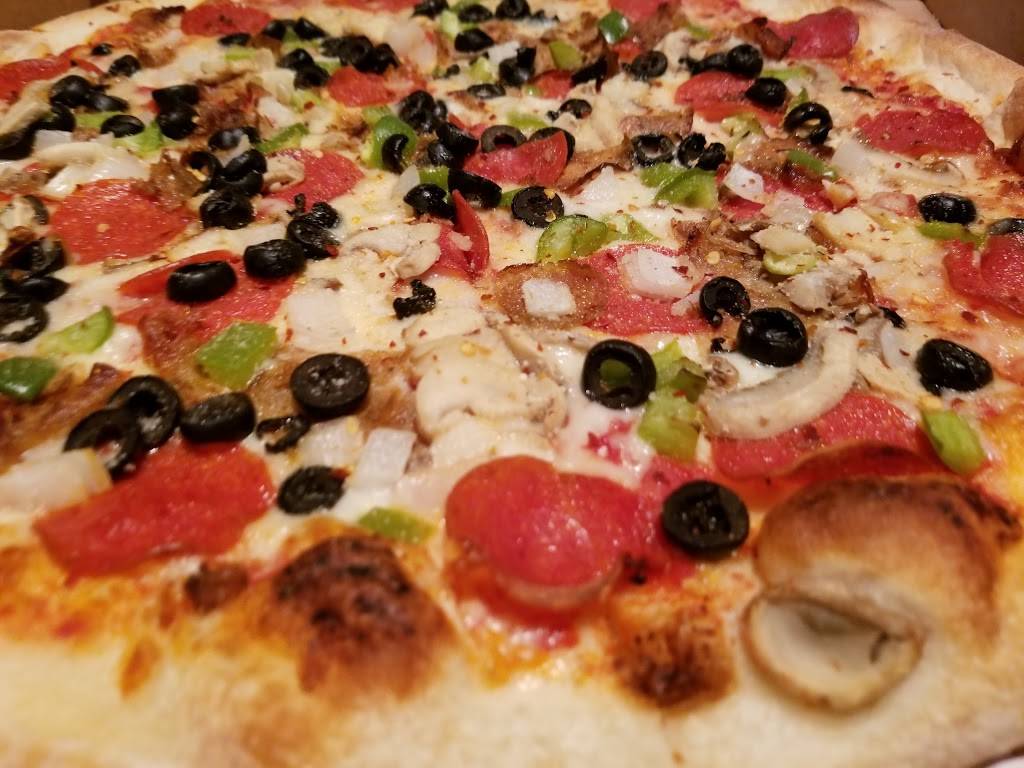 Carmines Pizzeria | restaurant | 5365 Spring Valley Rd #138, Dallas, TX 75254, USA | 9724048110 OR +1 972-404-8110