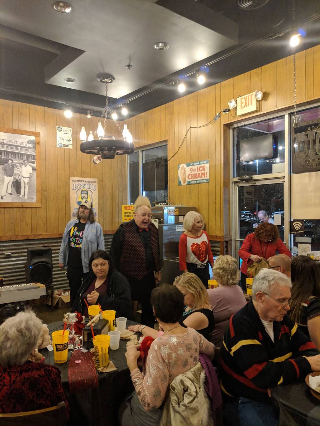 Dickeys Barbecue Pit | restaurant | 5701 President George Bush Hwy, Rowlett, TX 75089, USA | 9724120667 OR +1 972-412-0667