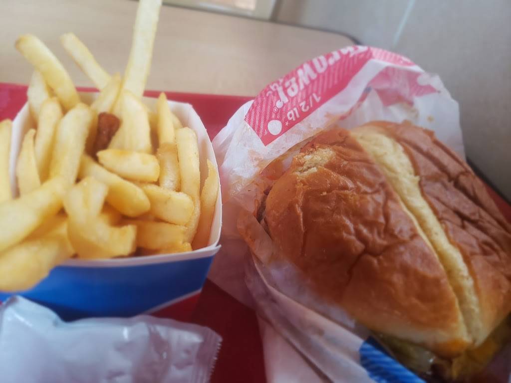 Dairy Queen Grill & Chill | restaurant | 501 S Scatterfield Rd, Anderson, IN 46012, USA | 7656448956 OR +1 765-644-8956