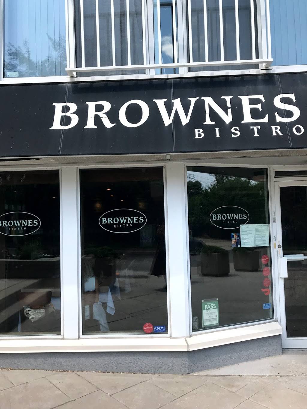 Brownes Bistro | meal takeaway | 1251 Yonge St, Toronto, ON M4T 1W6, Canada | 4169248132 OR +1 416-924-8132