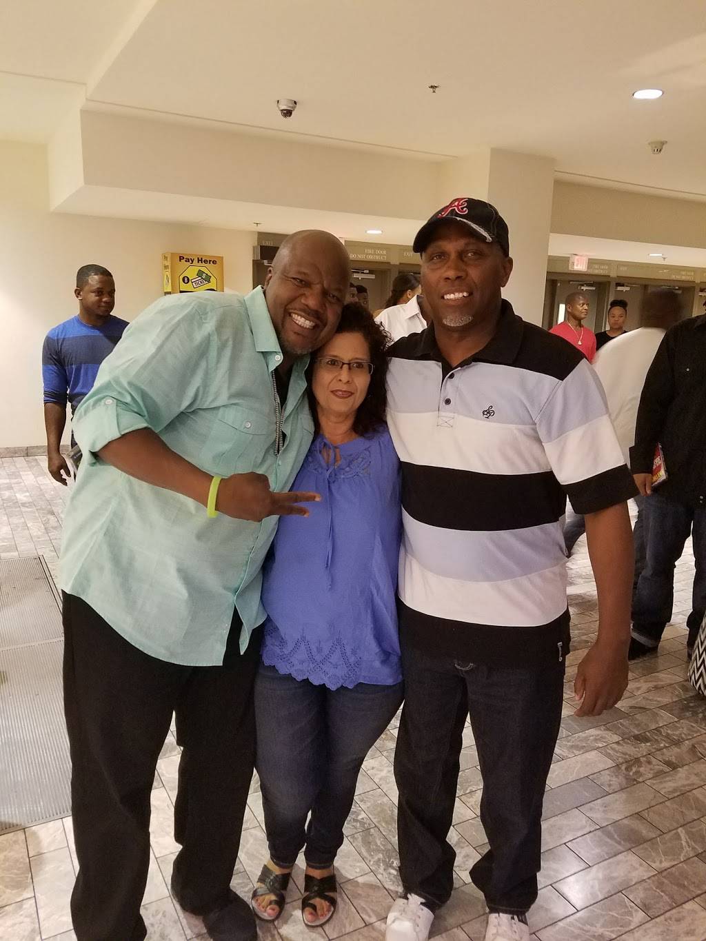 Rivercenter Comedy Club | restaurant | 618 I-410, San Antonio, TX 78216, USA | 2105418805 OR +1 210-541-8805