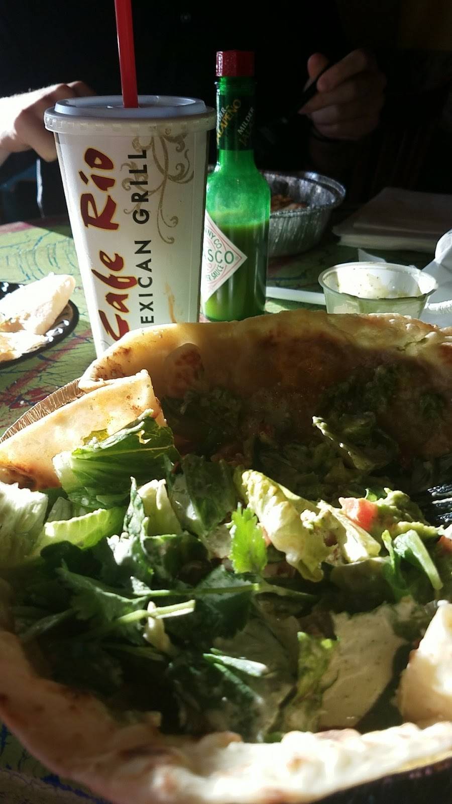 Cafe Rio Mexican Grill | restaurant | 6003 Burke Centre Pkwy, Burke, VA 22015, USA | 5715222200 OR +1 571-522-2200