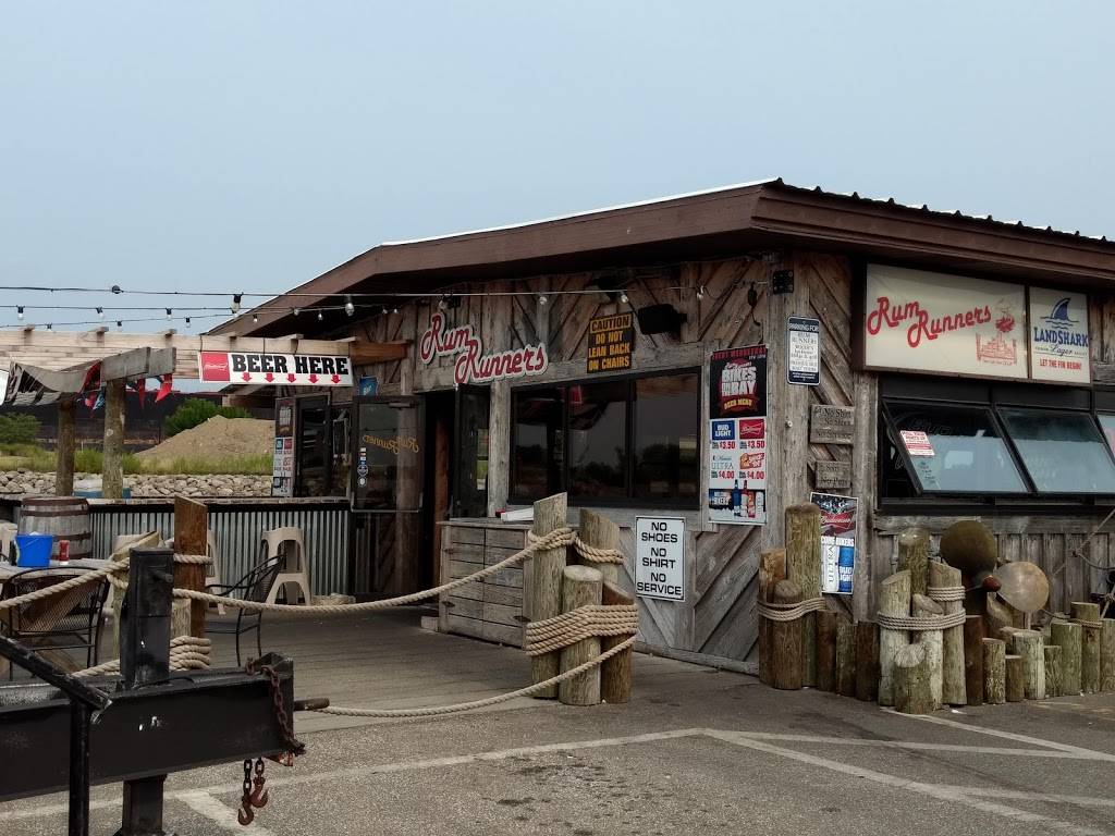 Rum Runners | restaurant | 133 E Dobbins Landing, Erie, PA 16507, USA | 8144554292 OR +1 814-455-4292