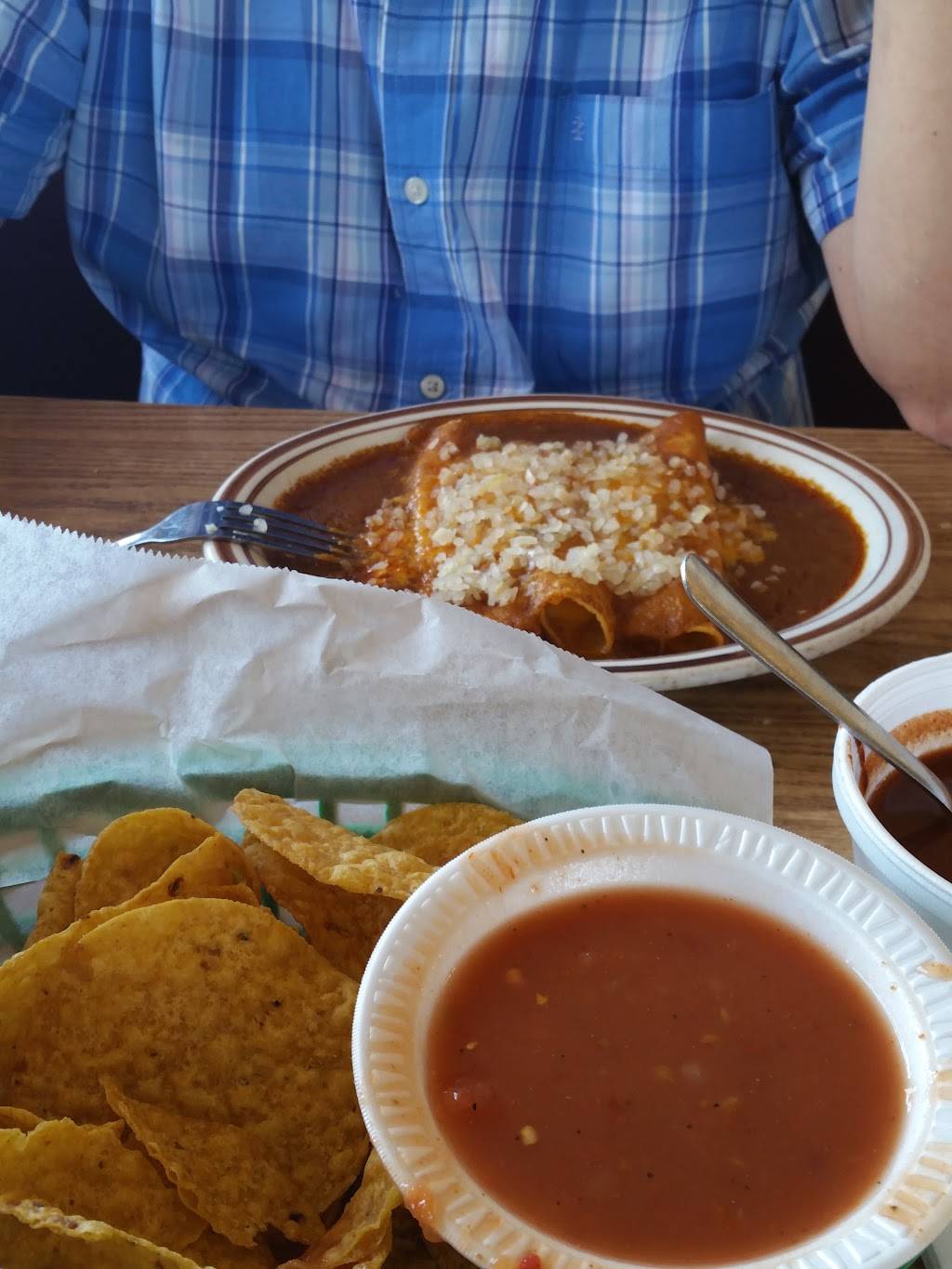 Taco House | restaurant | 581 S Federal Blvd, Denver, CO 80219, USA | 3039363633 OR +1 303-936-3633