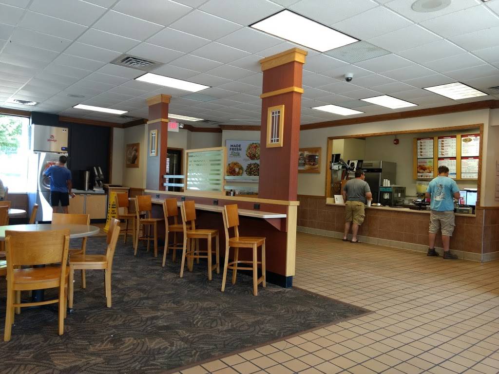 Wendys | restaurant | 1655 Plymouth Rd, Ann Arbor, MI 48105, USA | 7346631655 OR +1 734-663-1655