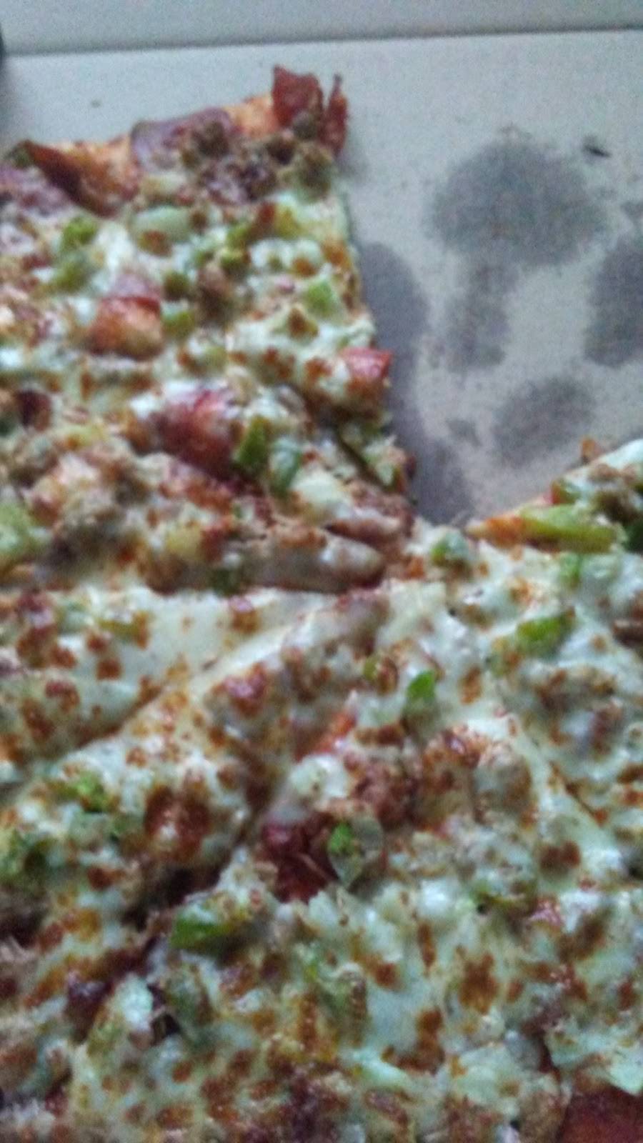 Nickelos Pizza | restaurant | 530 N Warpath Dr, Milan, IN 47031, USA | 8126543260 OR +1 812-654-3260