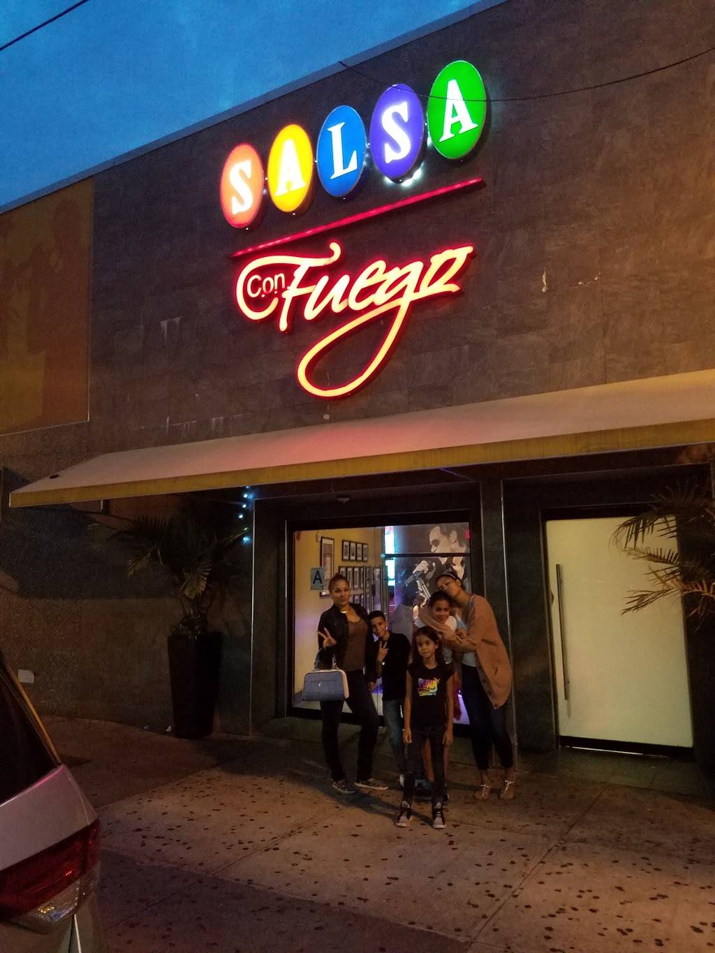 Salsa Con Fuego | restaurant | 2297 Cedar Ave, The Bronx, NY 10468, USA | 7185616161 OR +1 718-561-6161