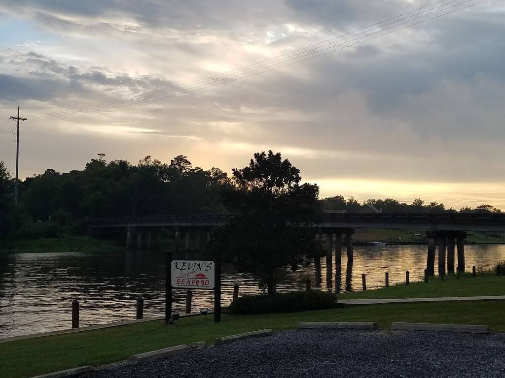 Kevins Cajun Seafood | restaurant | 12555 Home Port Dr, Maurepas, LA 70449, USA | 2256983899 OR +1 225-698-3899