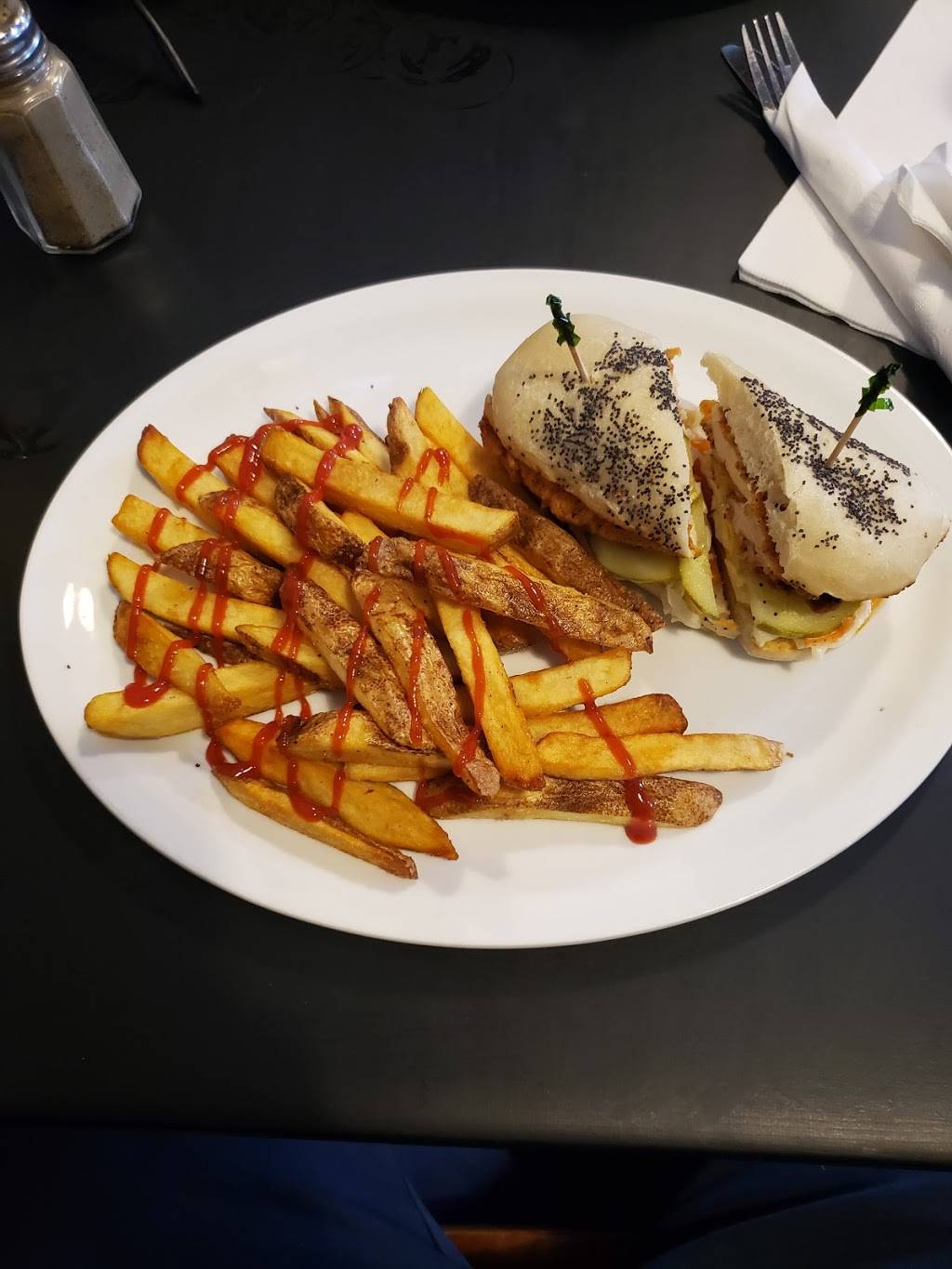 The Falls Road Pub | restaurant | 296 Victoria St N, Kitchener, ON N2H 5E2, Canada | 5197420600 OR +1 519-742-0600