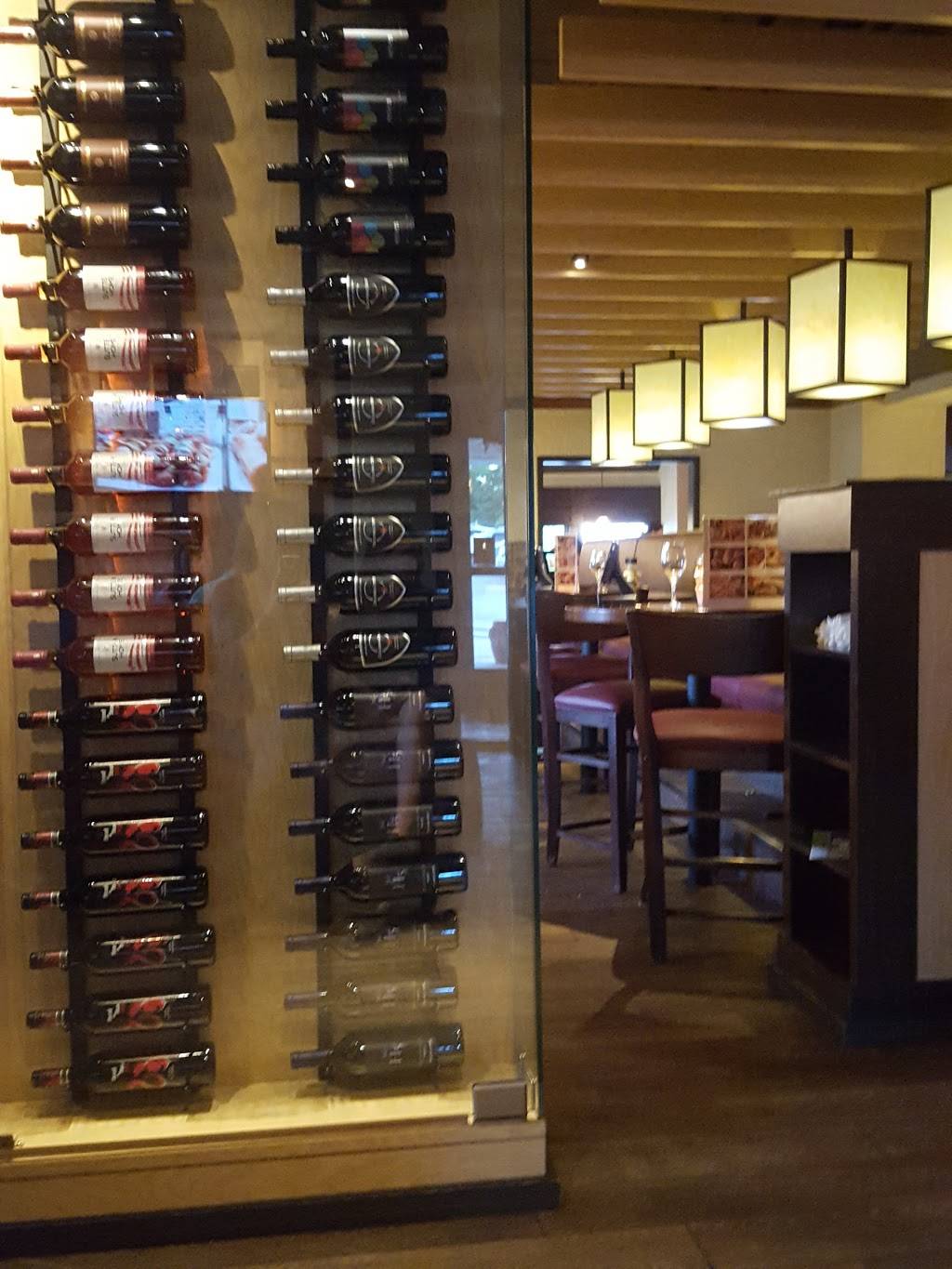 Olive Garden Italian Restaurant | meal takeaway | 6750 W 95th St, Overland Park, KS 66212, USA | 9133818645 OR +1 913-381-8645