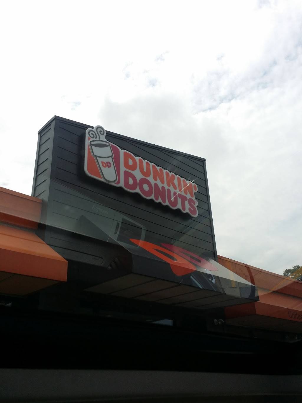 Dunkin | bakery | 2720 Salt Springs Rd, Girard, OH 44420, USA | 3305308049 OR +1 330-530-8049