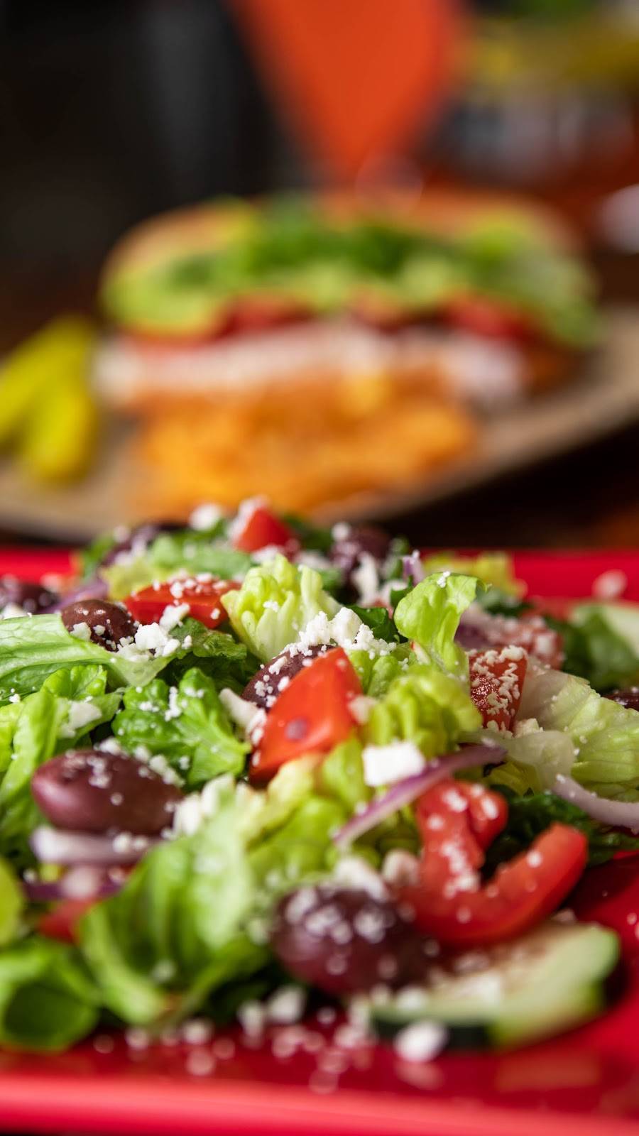 Giannis Pizza | restaurant | 3910 Vista Way #108, Oceanside, CA 92056, USA | 7607242670 OR +1 760-724-2670