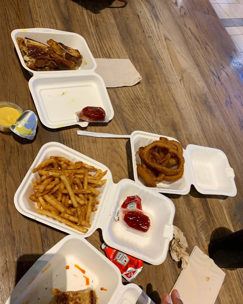 Planet Grilled Cheese - Brandon Mall | restaurant | 505 Brandon Town Center Dr Suite FC5, food court, Brandon, FL 33511, USA | 8134073850 OR +1 813-407-3850